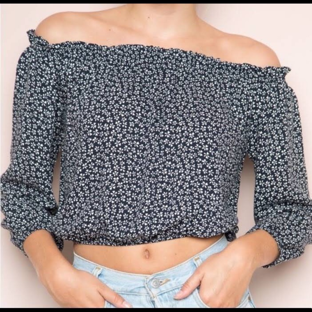 Brandy Melville off the shoulder top